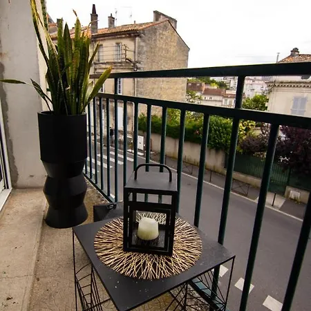 Appartement 42 1Er Etage - Angouleme Centre شقة *